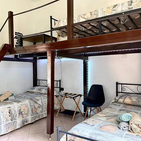 Per 5 Persone Su Scalinata Storica A 9 Minuti A Piedi Dalla Stazione E 12 Dal Centro - Vista Sui Tetti Della Citta - Zona Collinare Residenziale Apartman