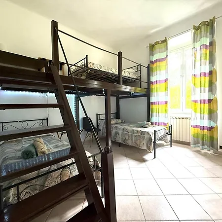 Lägenhet Per 5 Persone Su Scalinata Storica A 9 Minuti A Piedi Dalla Stazione E 12 Dal Centro - Vista Sui Tetti Della Citta - Zona Collinare Residenziale *