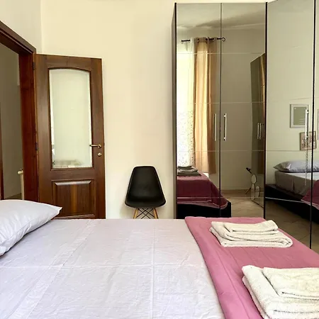 Per 5 Persone Su Scalinata Storica A 9 Minuti A Piedi Dalla Stazione E 12 Dal Centro - Vista Sui Tetti Della Citta - Zona Collinare Residenziale Lägenhet La Spezia