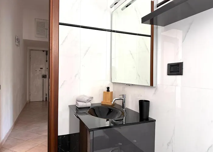 Per 5 Persone Su Scalinata Storica A 9 Minuti A Piedi Dalla Stazione E 12 Dal Centro - Vista Sui Tetti Della Citta - Zona Collinare Residenziale Apartmán *