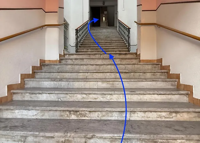 Per 5 Persone Su Scalinata Storica A 9 Minuti A Piedi Dalla Stazione E 12 Dal Centro - Vista Sui Tetti Della Citta - Zona Collinare Residenziale * لا سبيتسْيا