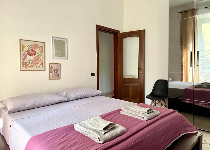 Apartamento Per 5 Persone Su Scalinata Storica A 9 Minuti A Piedi Dalla Stazione E 12 Dal Centro - Vista Sui Tetti Della Citta - Zona Collinare Residenziale *