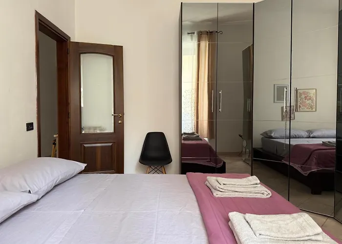 Per 5 Persone Su Scalinata Storica A 9 Minuti A Piedi Dalla Stazione E 12 Dal Centro - Vista Sui Tetti Della Citta - Zona Collinare Residenziale *