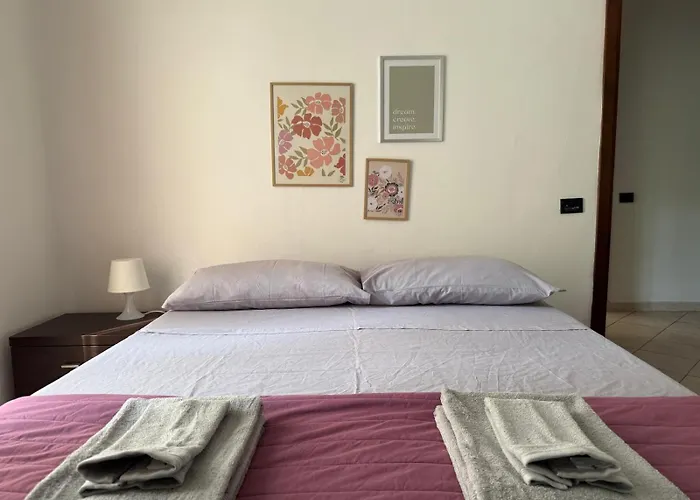 Apartamento Per 5 Persone Su Scalinata Storica A 9 Minuti A Piedi Dalla Stazione E 12 Dal Centro - Vista Sui Tetti Della Citta - Zona Collinare Residenziale *