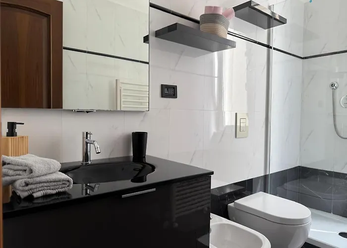 شقة Per 5 Persone Su Scalinata Storica A 9 Minuti A Piedi Dalla Stazione E 12 Dal Centro - Vista Sui Tetti Della Citta - Zona Collinare Residenziale لا سبيتسْيا